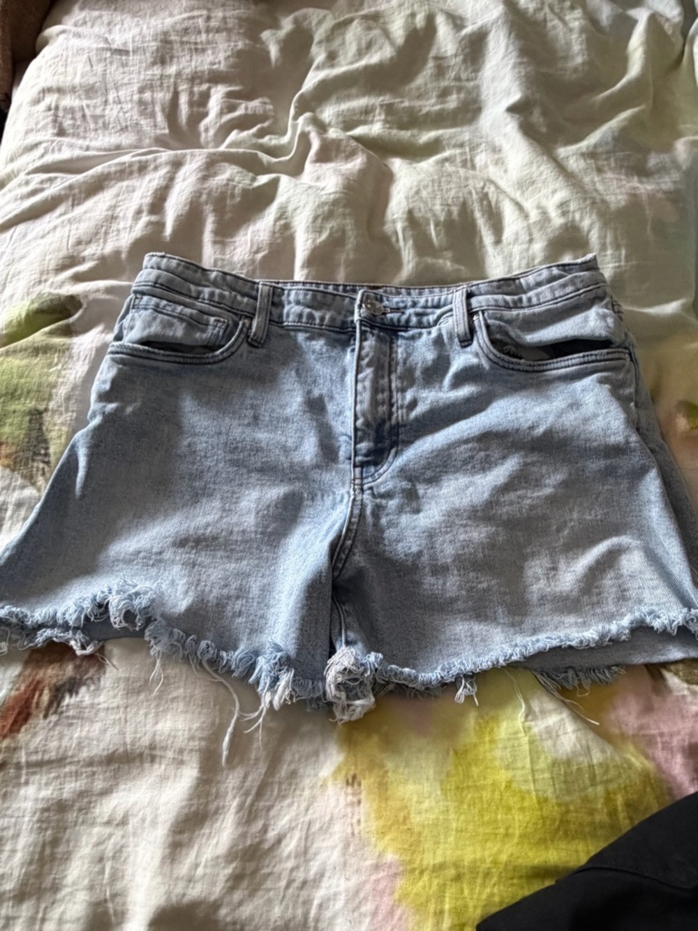 Kut from the Kloth Light Wash Frayed-Hem Denim Shorts